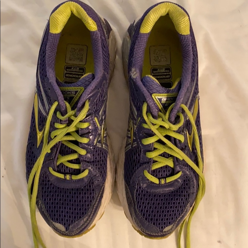 Running shoes